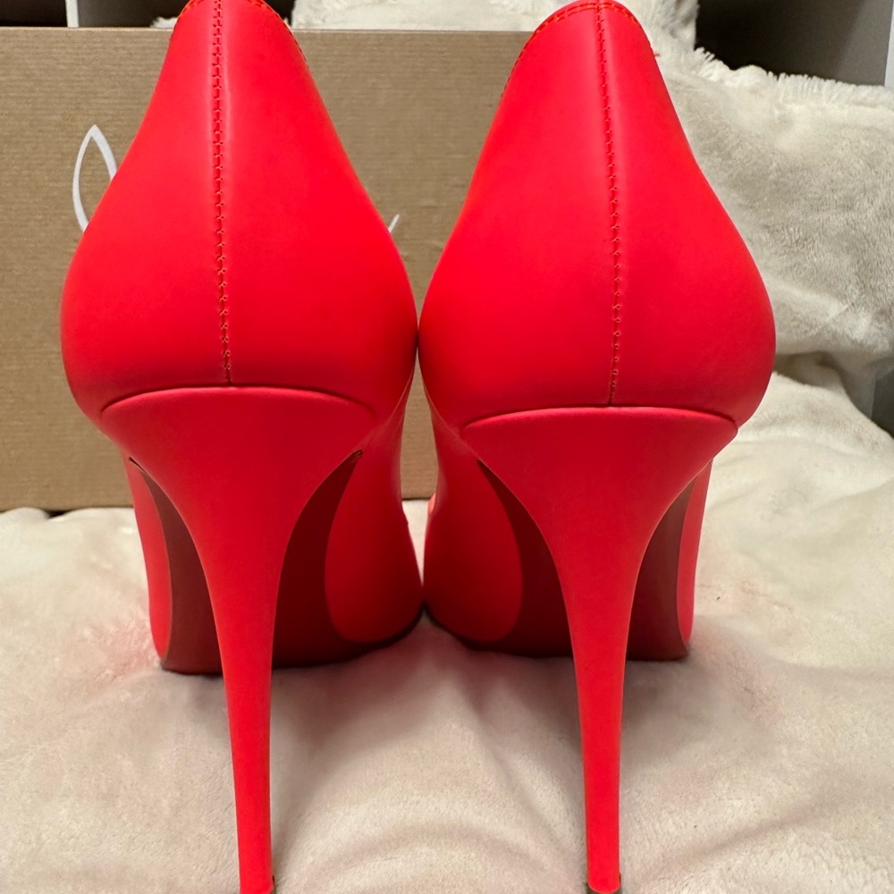 COPY - BNWT Christian Louboutin Hot Chick 100 Fluo Matt Heels, Size 35 - Picture 9 of 9